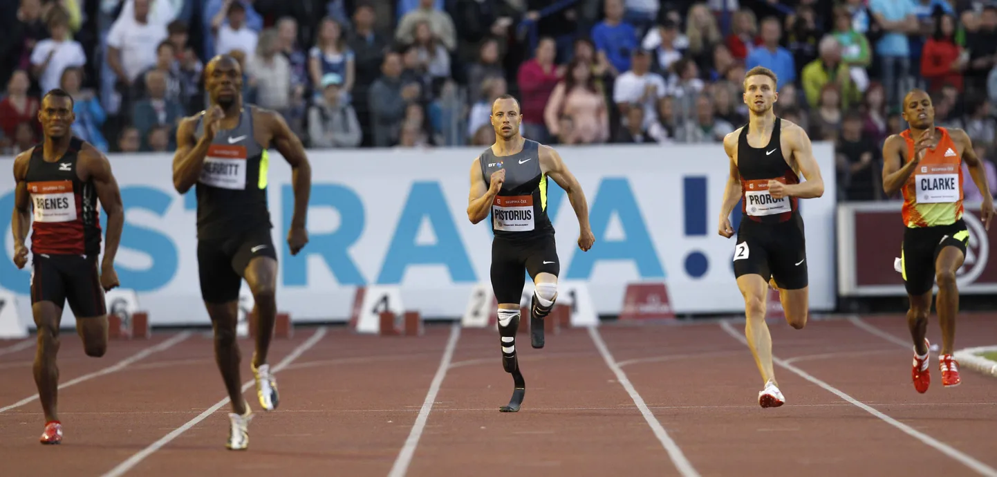 Oscar Pistorius võistlemas Ostravas.