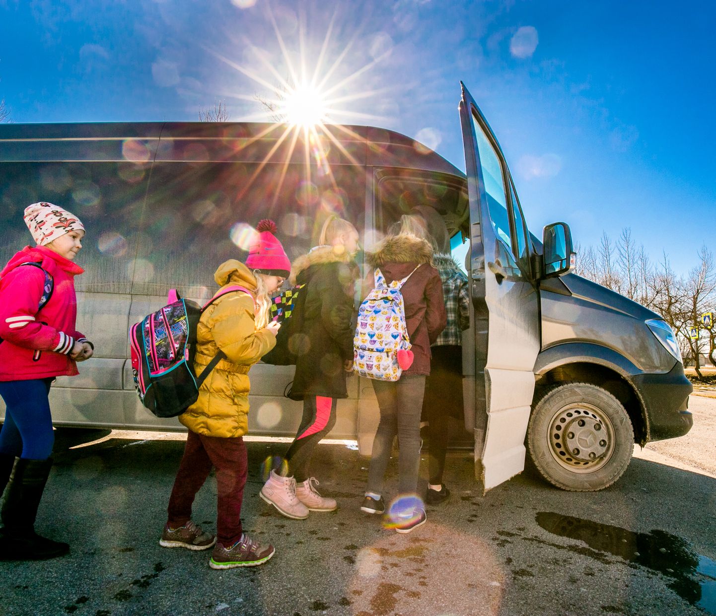 Koolilapsed on päeva ajal põhilised bussireisijad.