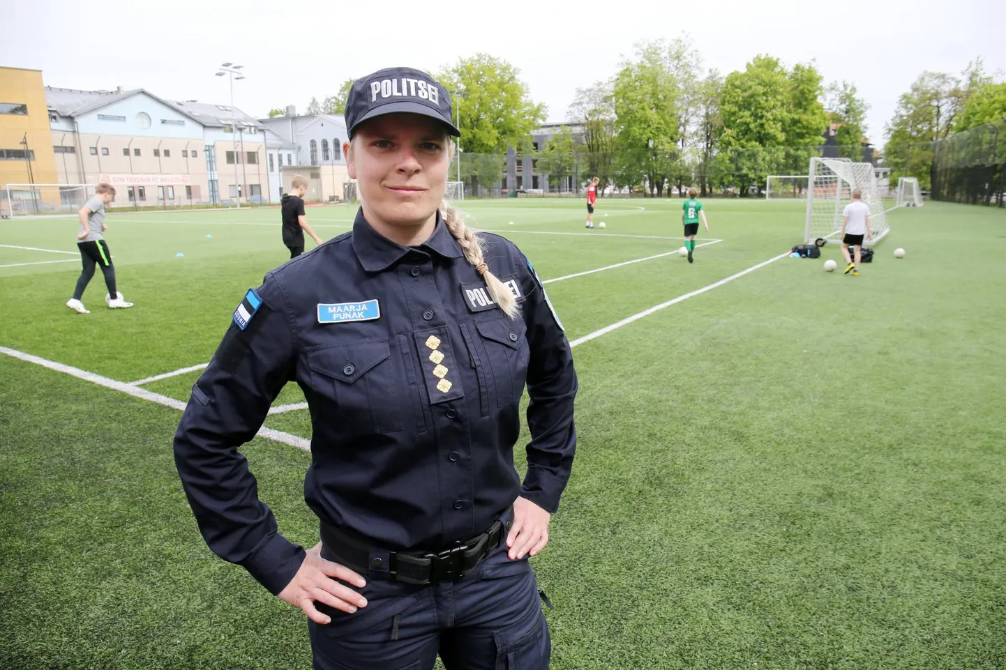 Ehkki ajad muutuvad, jäävad suuremad probleemid samaks: koolikius, raskused õppetöös, ebasobiv tähelepanu täiskasvanutelt või keerulised suhted lapsevanemaga. Pildil veebikonstaabel Maarja Punak.