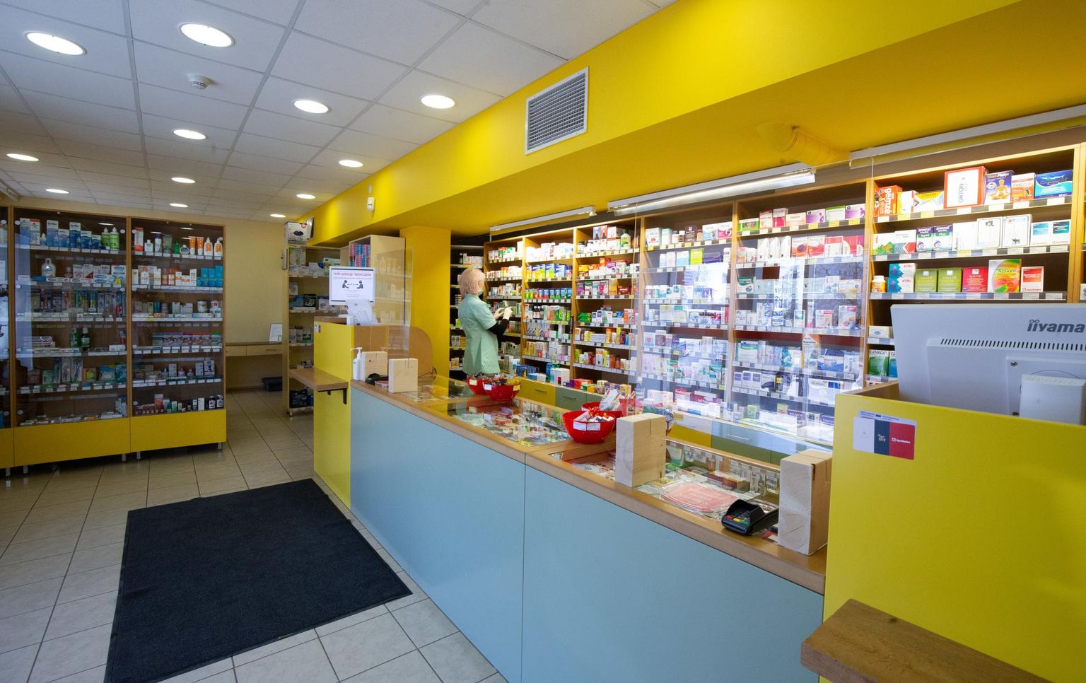 Eile oli viimast päeva avatud Tartu Raatuse (Apotheka) apteek. Täna jõustuva apteegireformi tulemusel lõpetab Tartus töö viis apteeki.