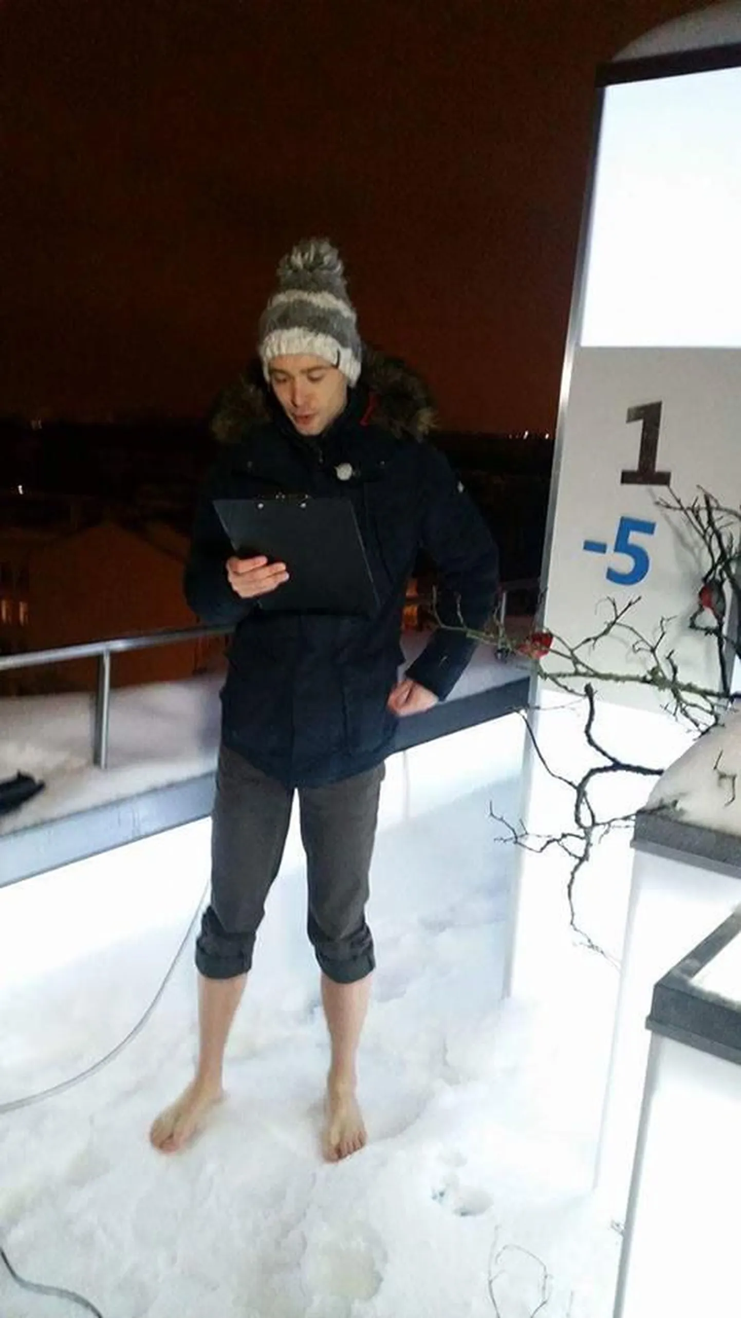 ETV ilmateadustaja Henri paljajalu lumes