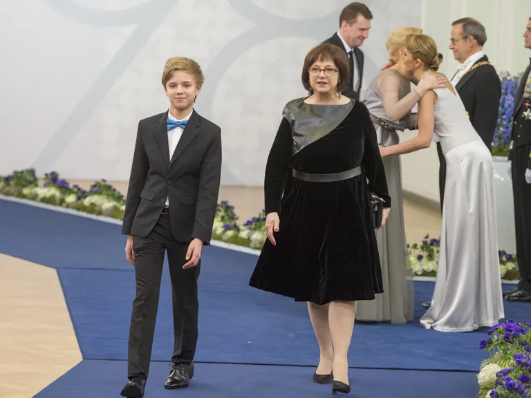 Rail Balticu ühisettevõtte juht Baiba Rubesa ja Ieva Ilvese poeg Ralfs Pundurs. Foto: Andres Putting/presidendi kantselei