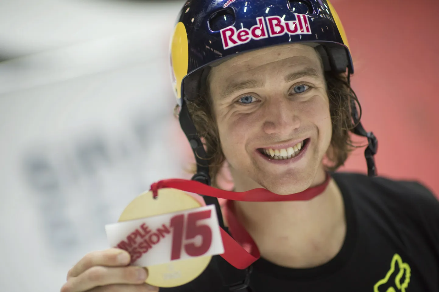 Drew Bezanson, 2015 Simple Sessioni võitja