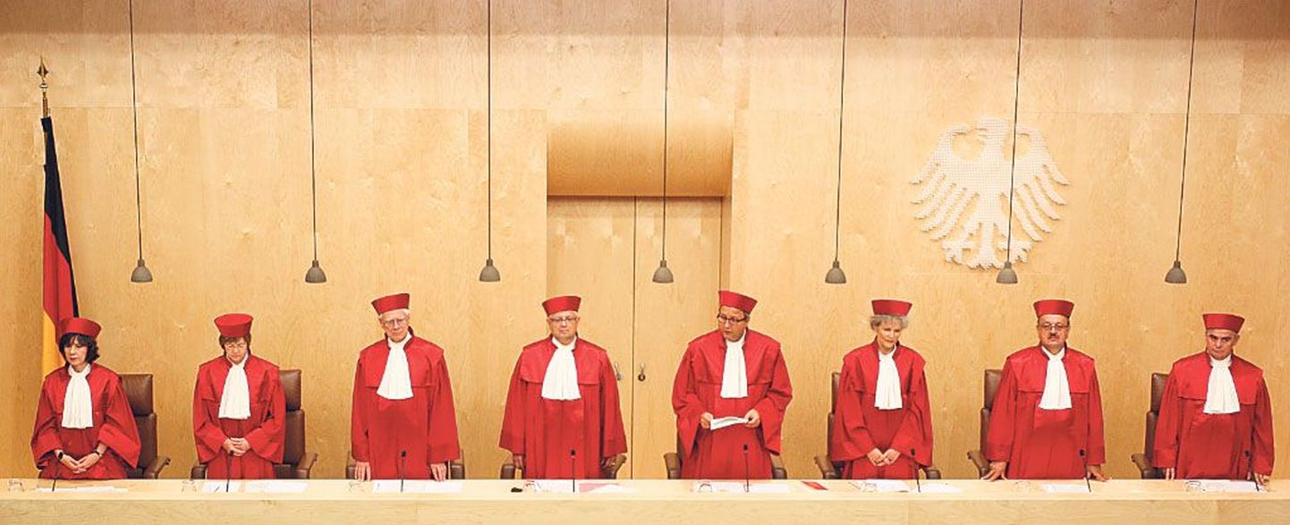 Need punastes ametirõivastes Saksamaa põhiseaduskohtu kohtunikud andsidki Euroopa stabiilsusmehhanismile rohelise tule.