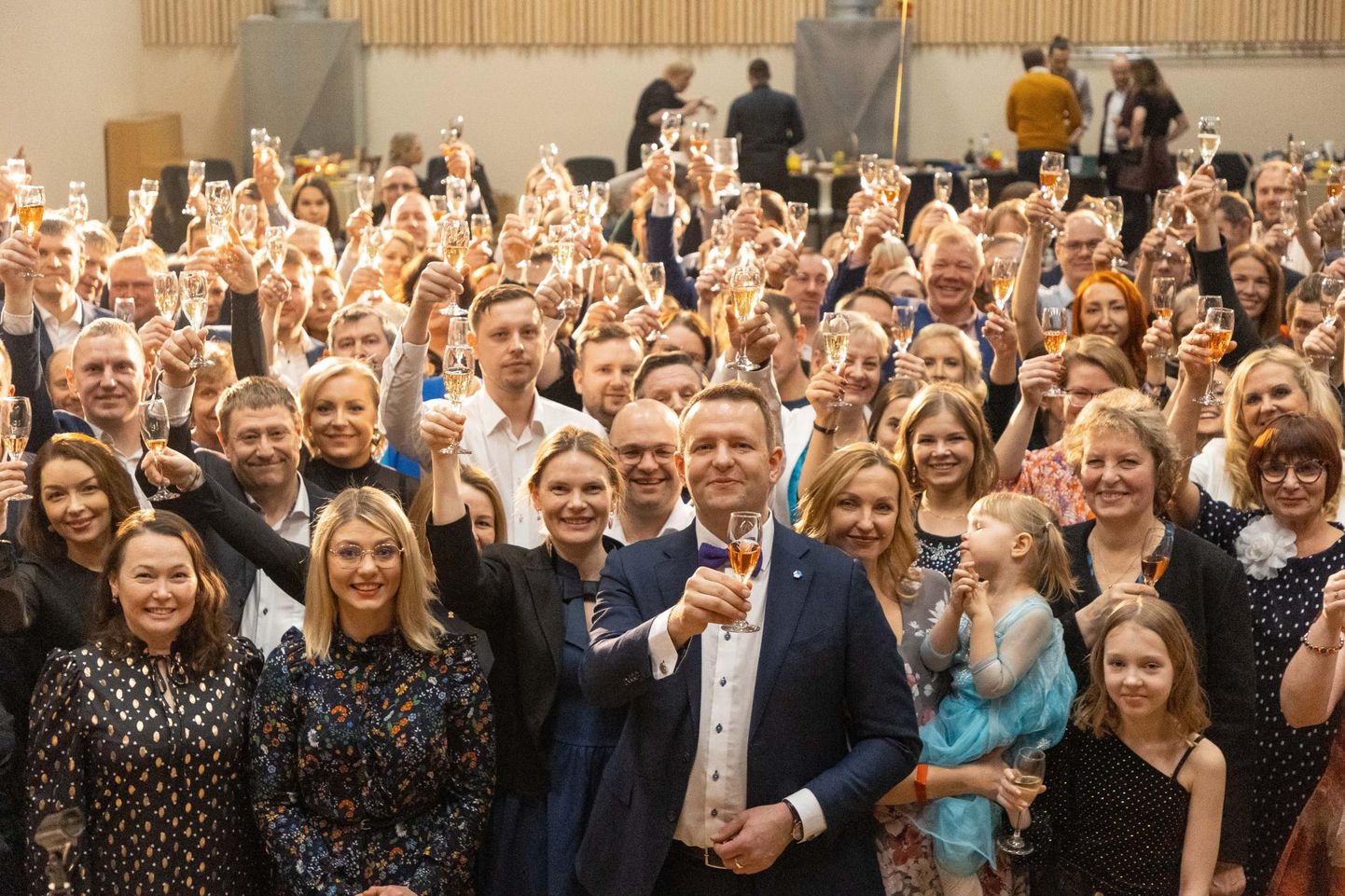 Möödunud aastal tähistas Lauri Läänemets Väätsa rahvamajas oma 40. sünnipäeva, millest võttis osa paarsada inimest.