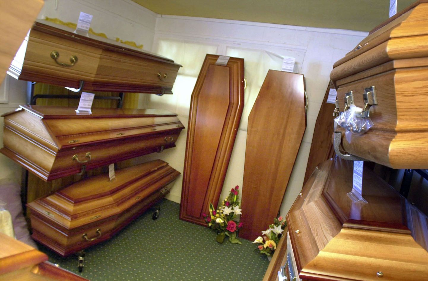 Norras paljastus, et kirstu kaaned lõhutakse enna haua kinniajamist