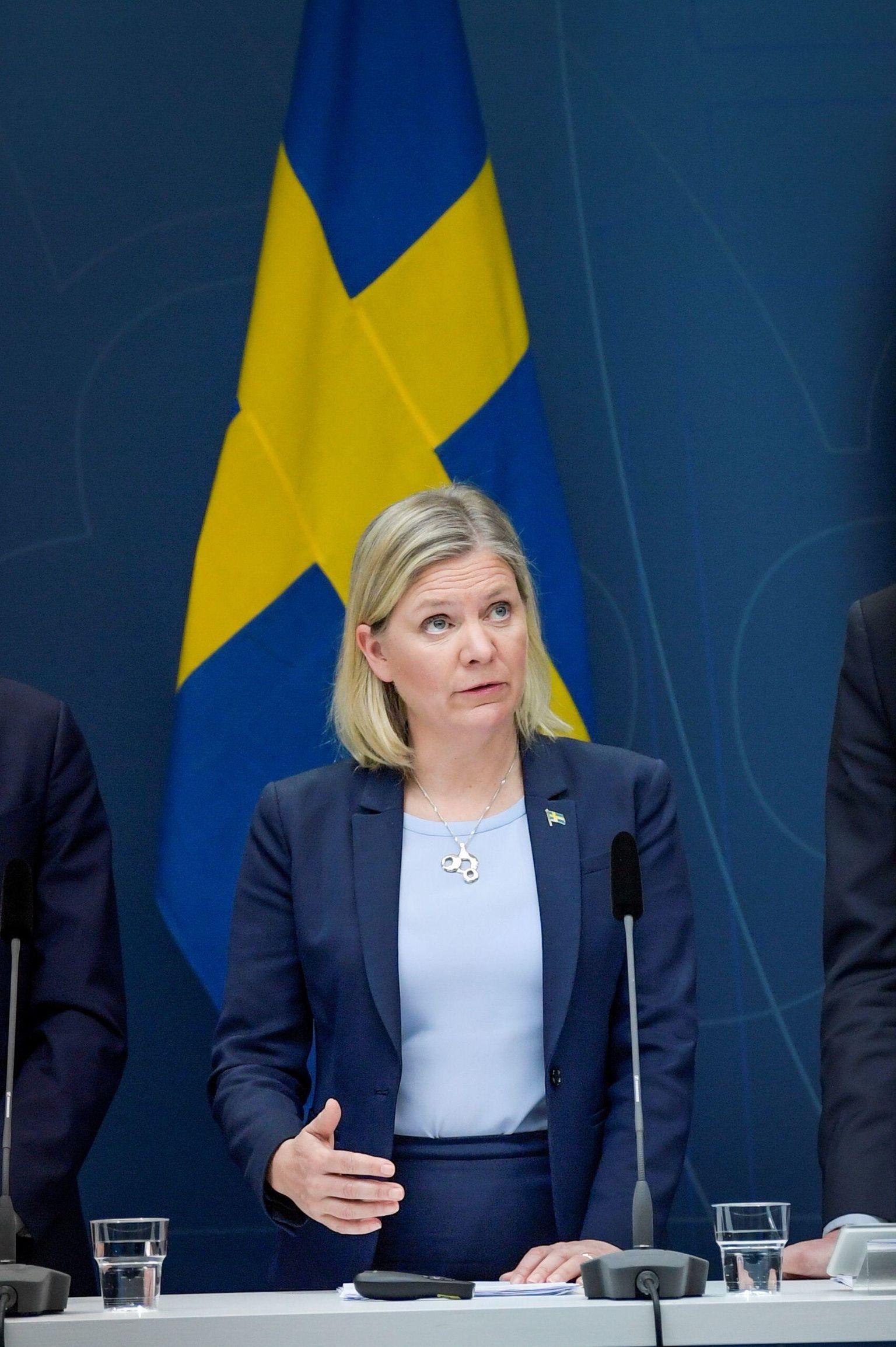 Rootsi rahandusministri Magdalena Anderssoni sõnul saab ühiskonna muude probleemidega tegeleda siis, kui võimalikult palju inimesi käib tööl ja loob riigile selleks ressursse. 