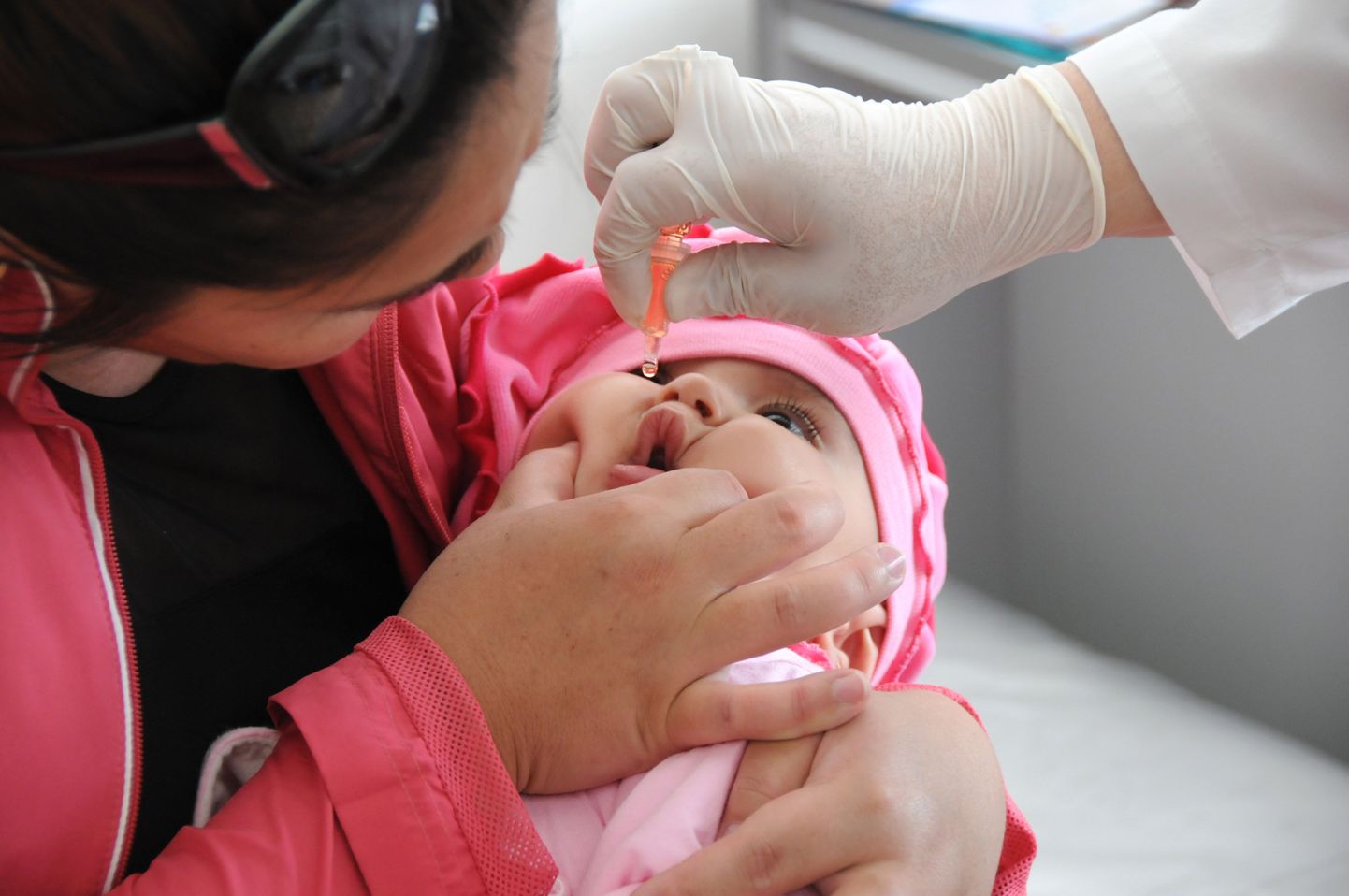 Tadžikistani pealinnas Dušanbes vaktsineeritakse lapsi lastehalvatuse vastu praegu kampaaniakorras.