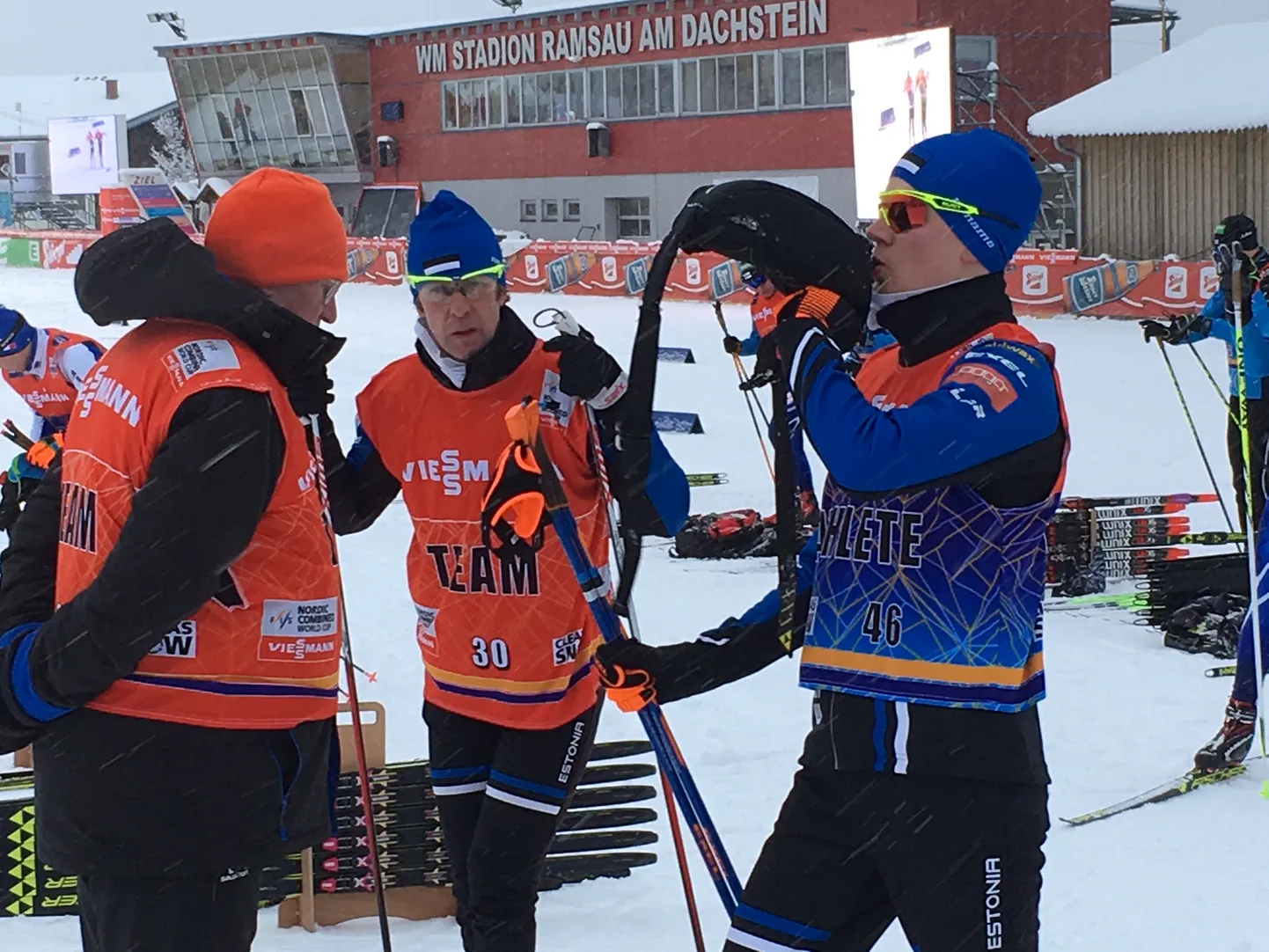 Kristjan Ilvese (vasakult) treenerid: isa Andrus ja Anatoli Šmigun.