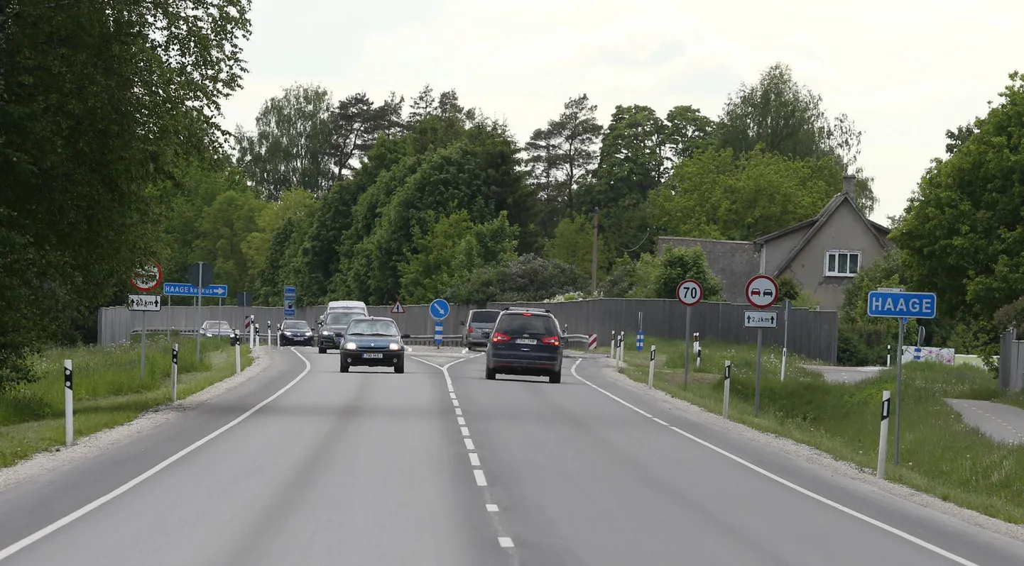 Tartust Viljandisse viiva maantee alguses on tihe liiklus ning just selle tee Haage ja Märja vaheline lõik on üks koht Tartumaal, kus juhtub metsloomadega kõige rohkem õnnetusi.