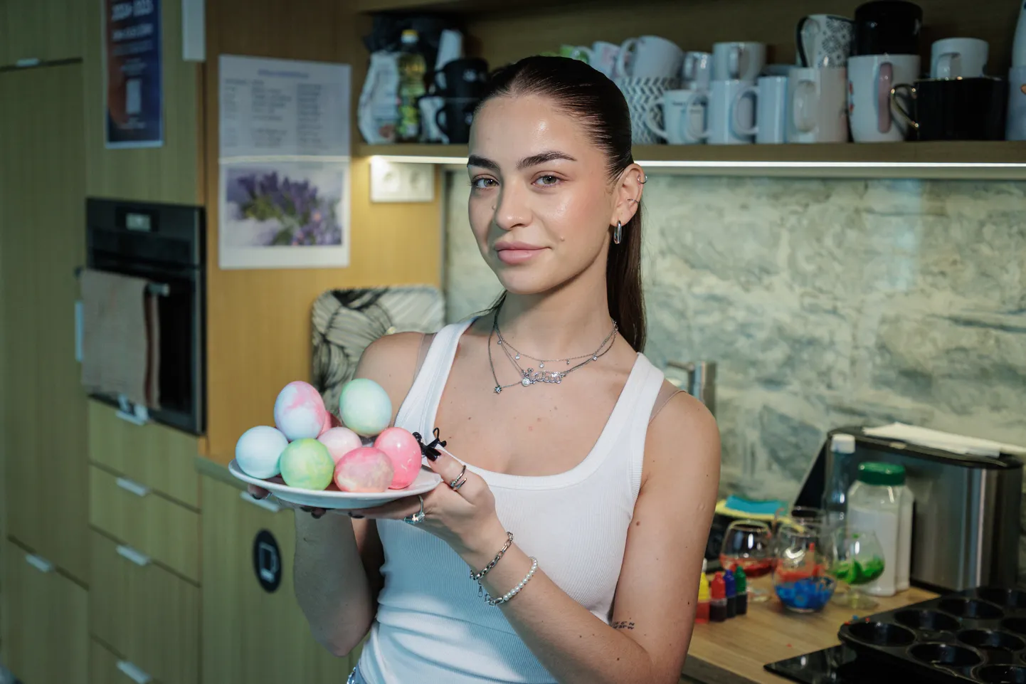 Красим пасхальные яйца вместе с Limon.ee.