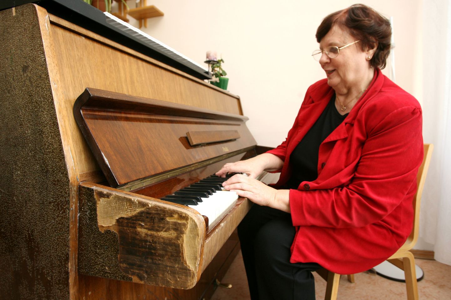 Tartu 2. muusikakooli selle avamisest saati juhtinud Eda-Maie Neuland siirdub pensionile.