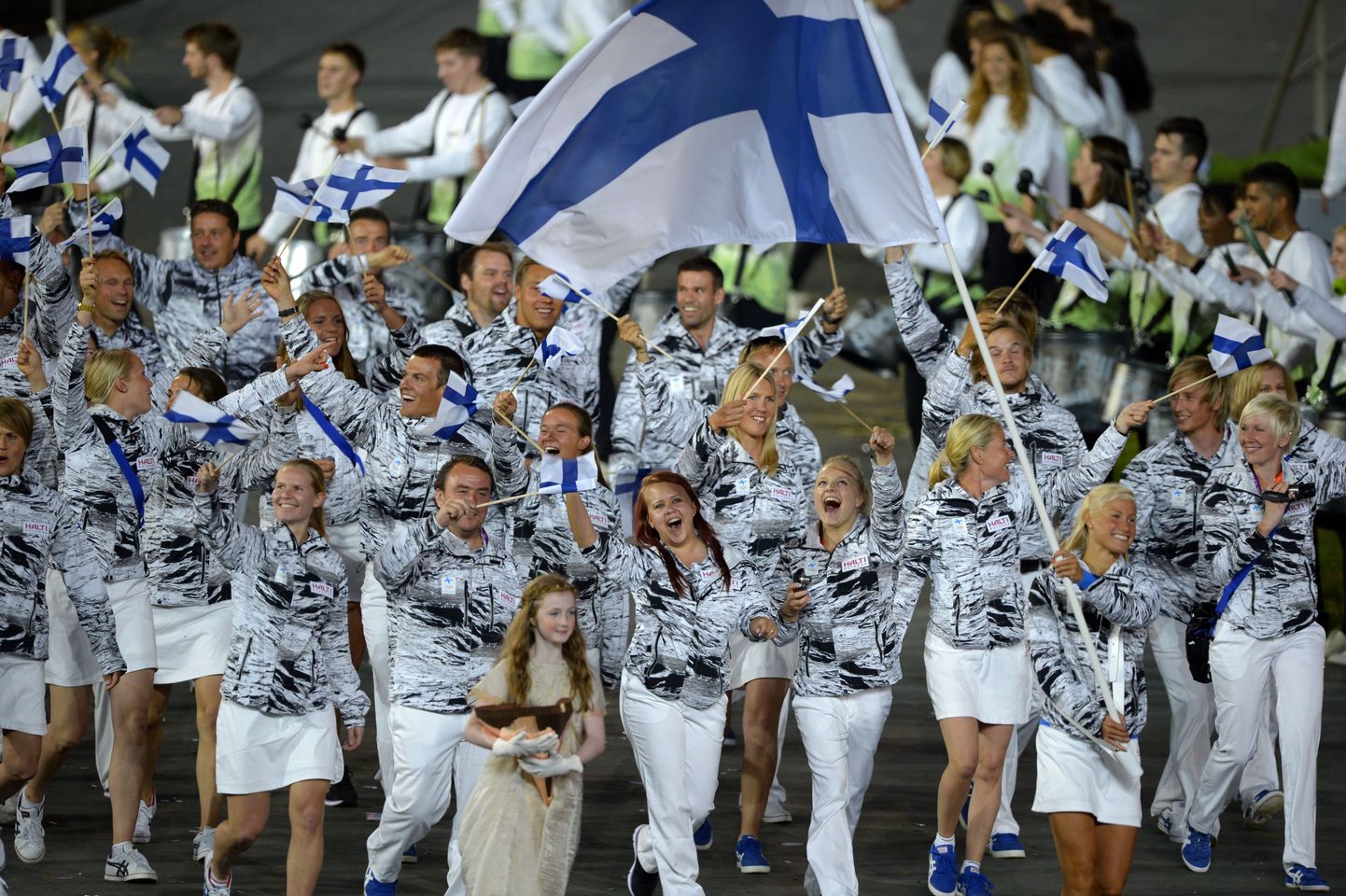 Soome olümpiakoondis mängude avamisel.