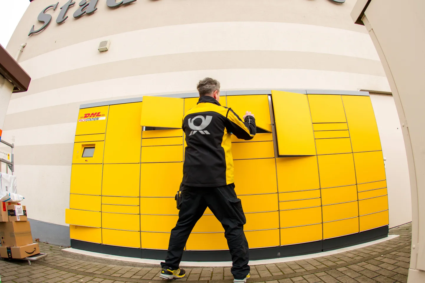 Pakiautomaat. Pilt on illustratiivne.
