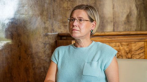 Ülle Madise äraootav seisukoht paneb poliitikud kukalt kratsima