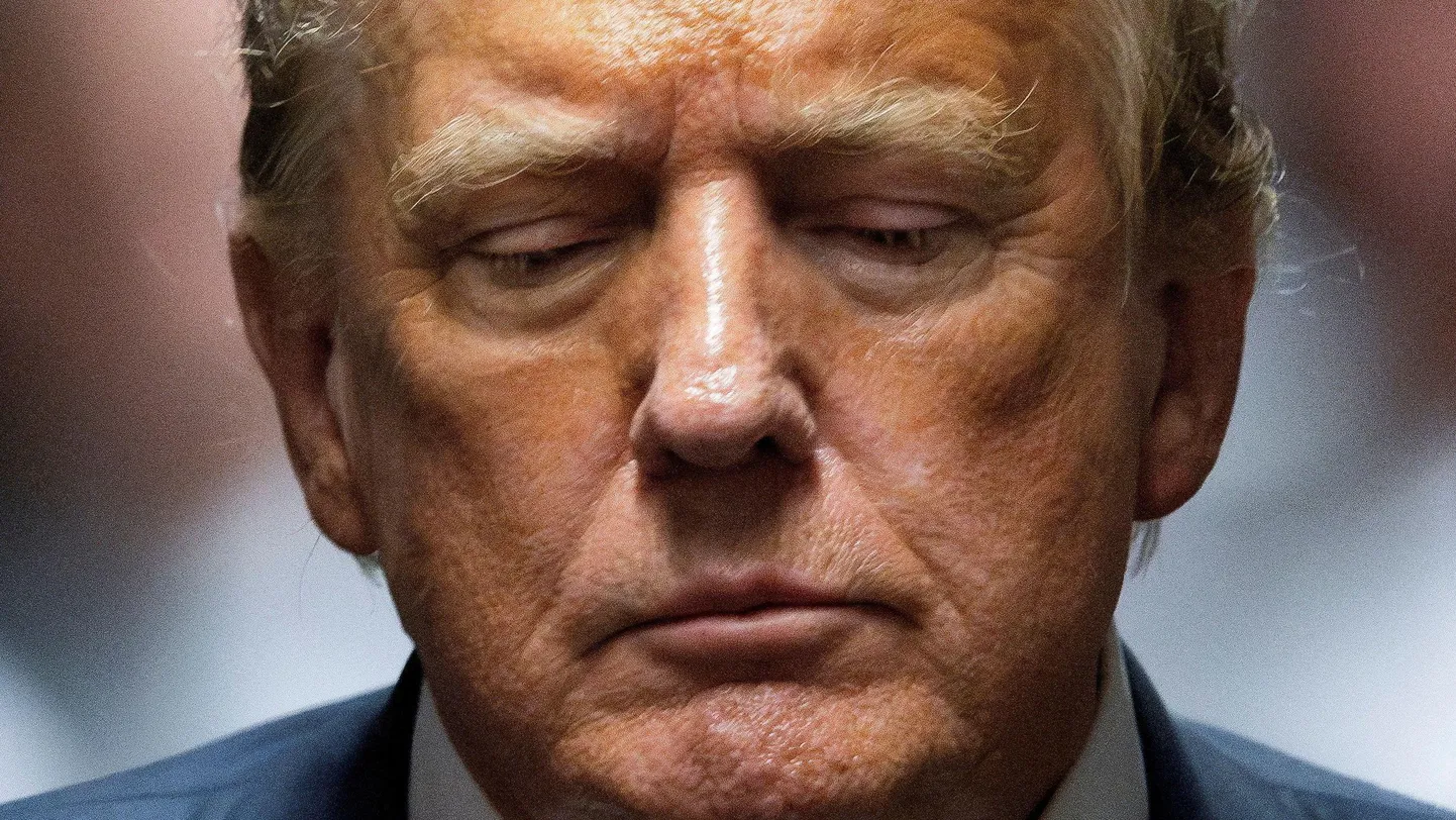 Так выглядел Дональд Трамп в конце мая, когда присяжные признали его виновным в фальсификации отчетности