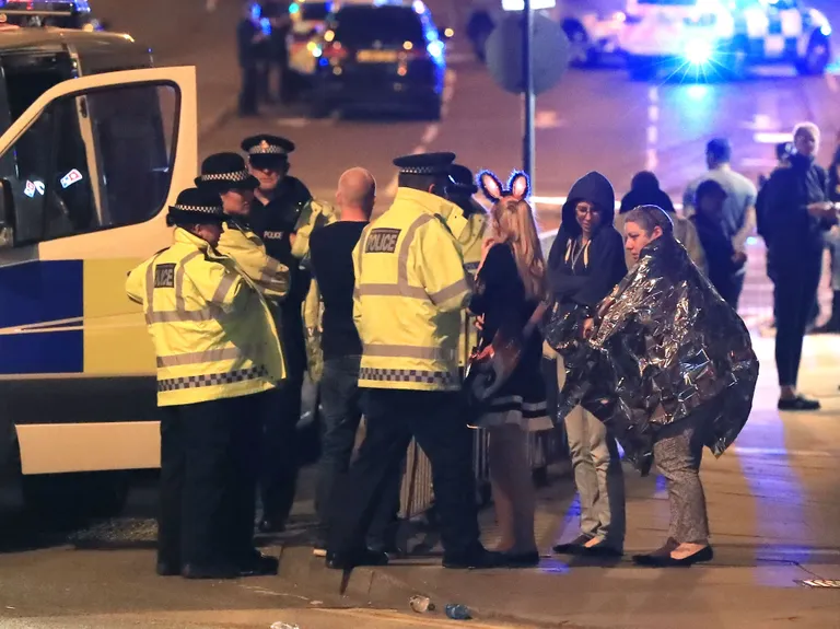 Manchester Arena väljapääsude juures toimus plahvatus. Ariana Grande kontserdil oli palju alaealisi.