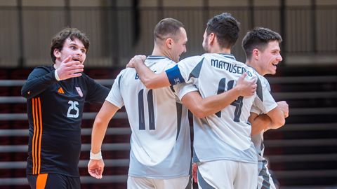 Latvijas telpu futbola izlase pārbaudes spēlē pārliecinoši uzvar Maltu