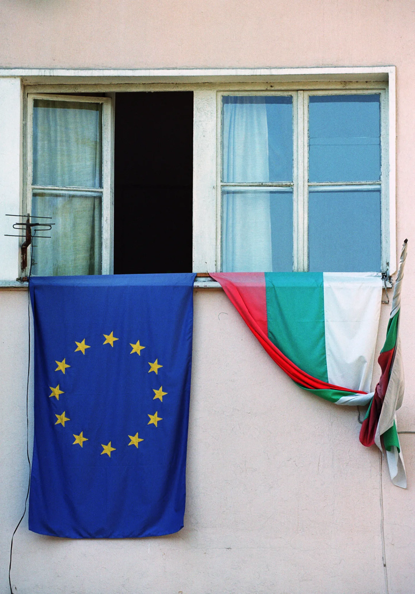 Euroopa Liidu ja Bulgaaria lipud.
