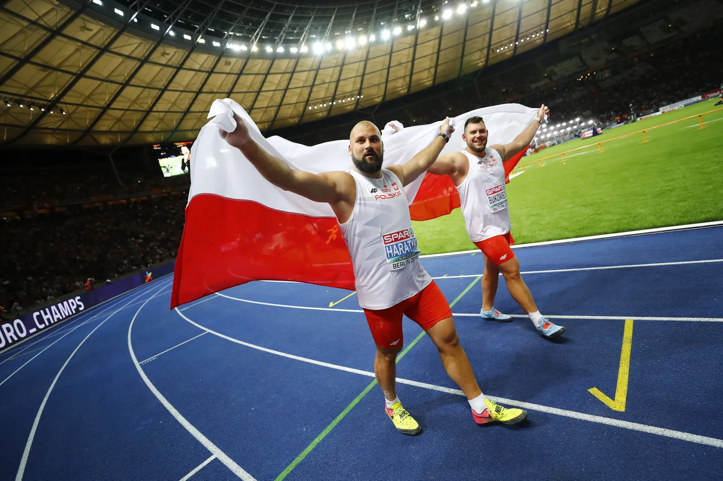 Meeste kuulitõuke finaali sangarid Michal Haratyk ja Konrad Bukowiecki.