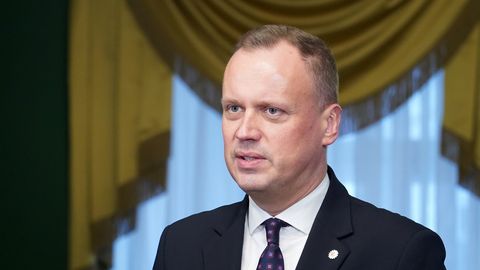 Tavars izvairīgi komentē iespējamo sadarbību ar Šlesera partiju