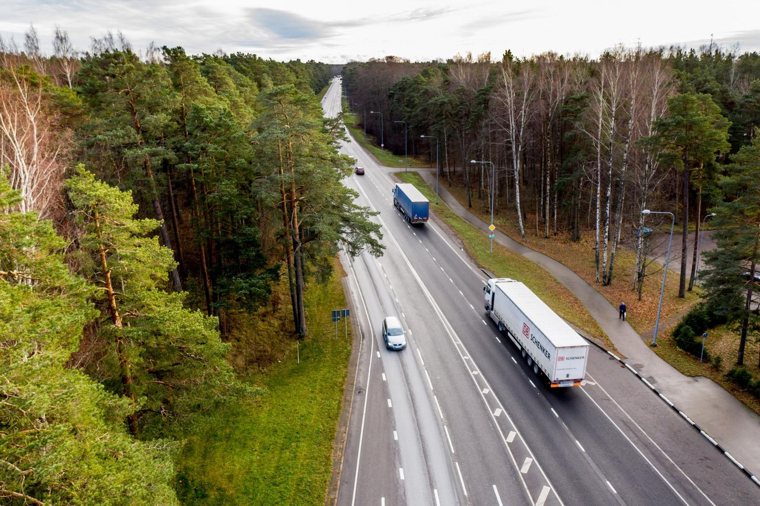 Kogu Tallinna–Ikla maanteel sõidab üle 1000 reka päevas. Tallinna ja Tartu ning Tallinna ja Narva vahel on suure koormusega vaid osa teest.