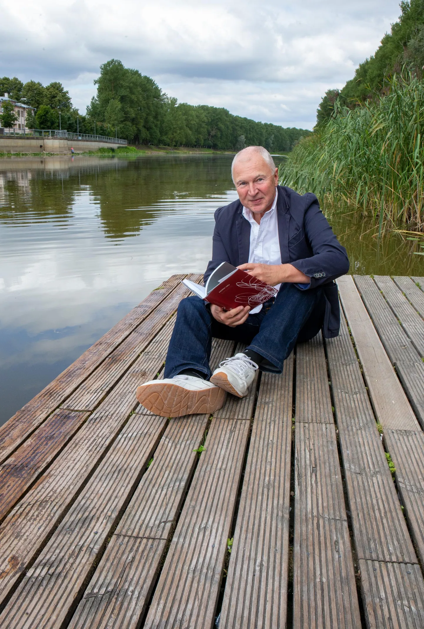 Indrek Hirv 2019. aastal Emajõe ääres.