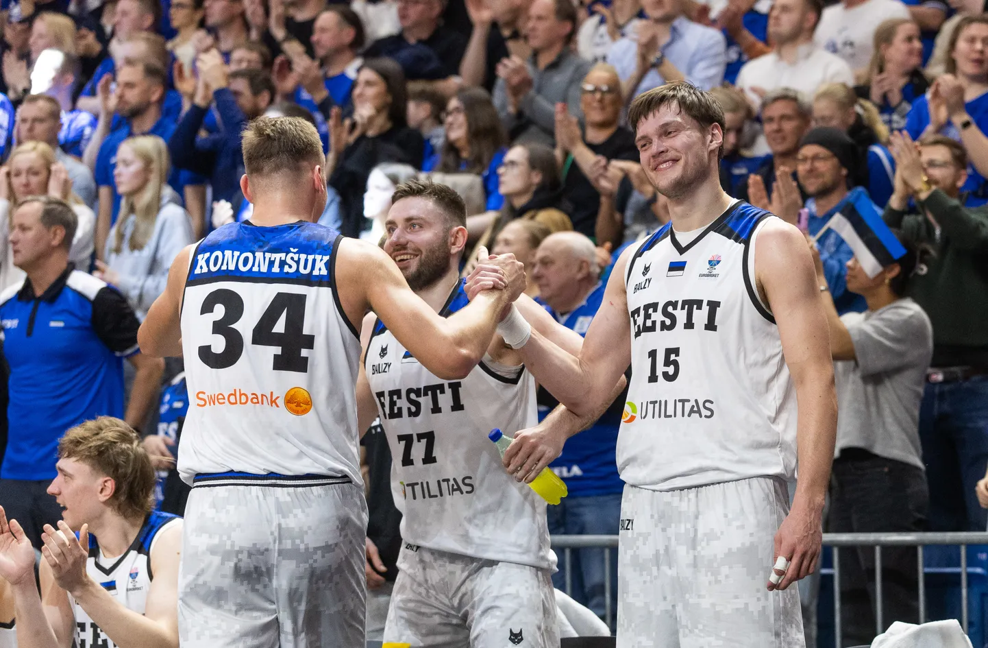 Eesti korvpallikoondise mängijad (vasakult): Artur Konontšuk, Kristian Kullamäe, Maik-Kalev Kotsar.
