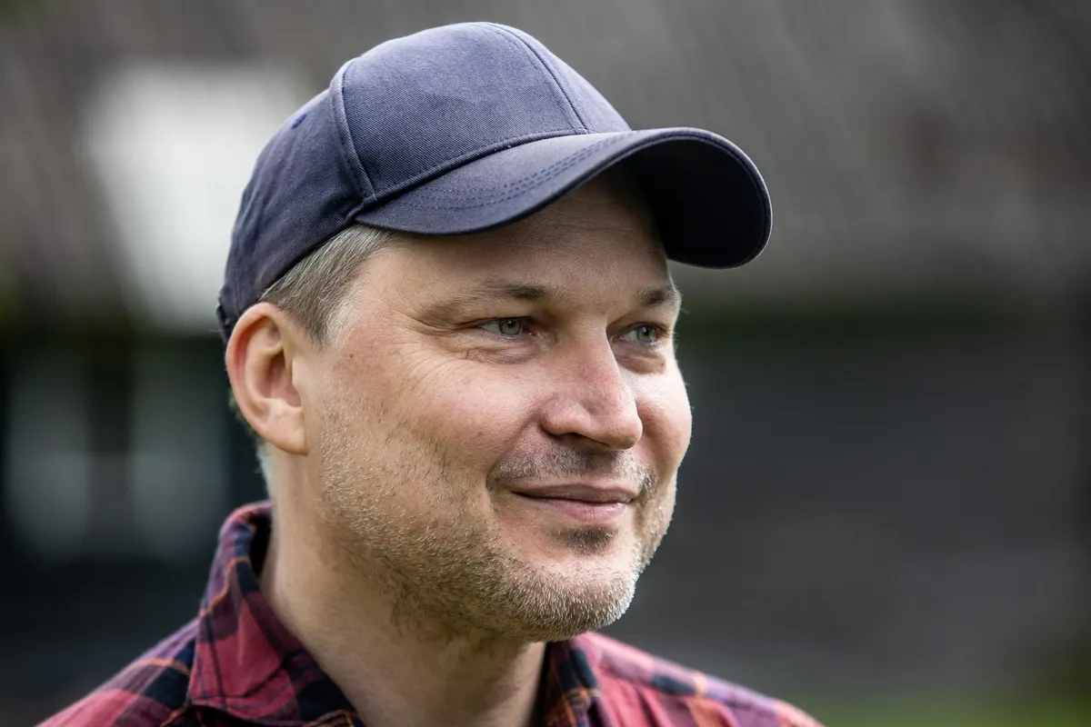Stsenarist Martin Algus muigab – nalja on siin palju ja mitmes kihis. FOTO: