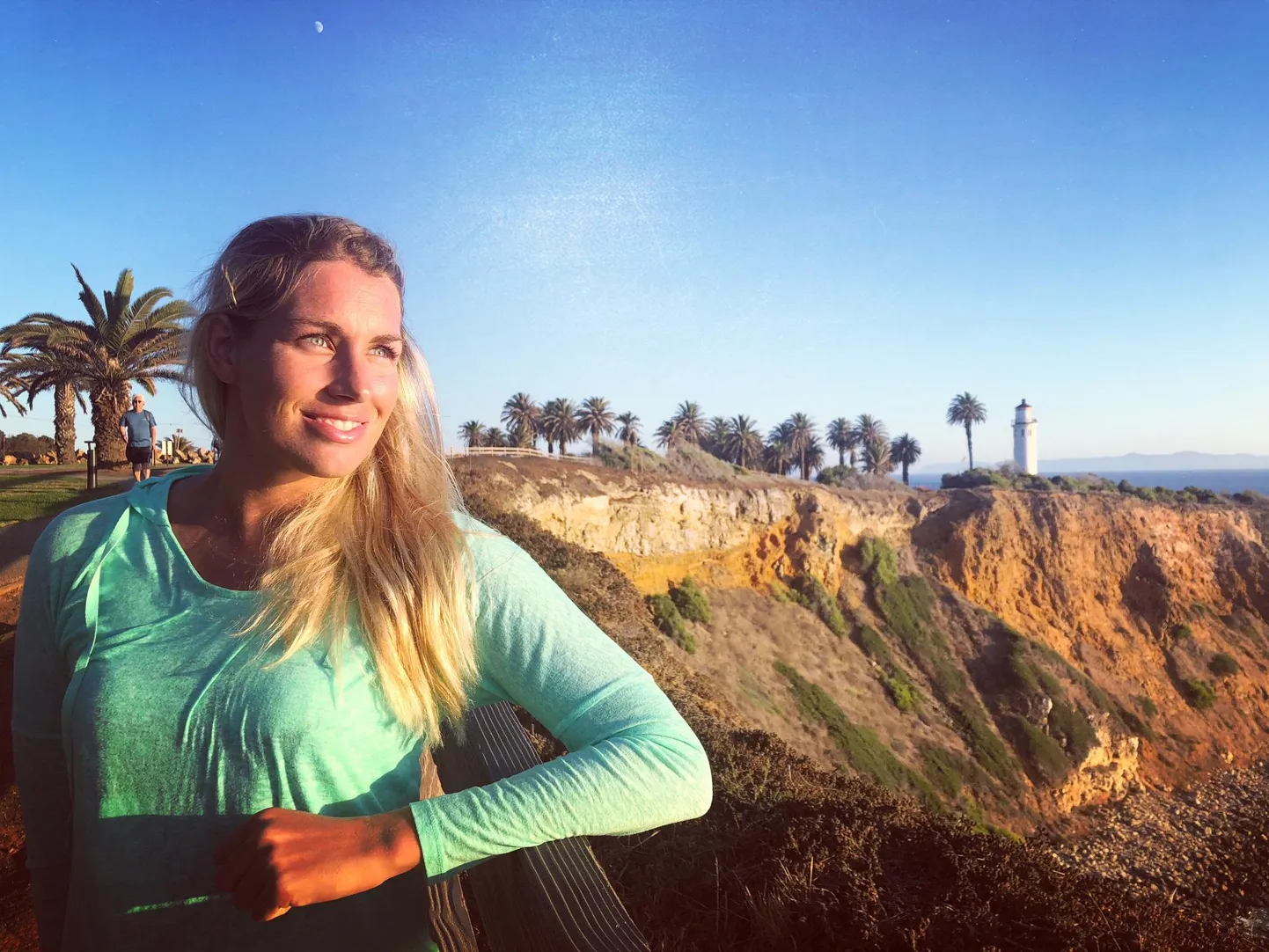 Merle Liivand Californias Redondo Beachil pärast maailmarekordi püstitamist 10 kilomeetri ujumises merineitsiuimega.