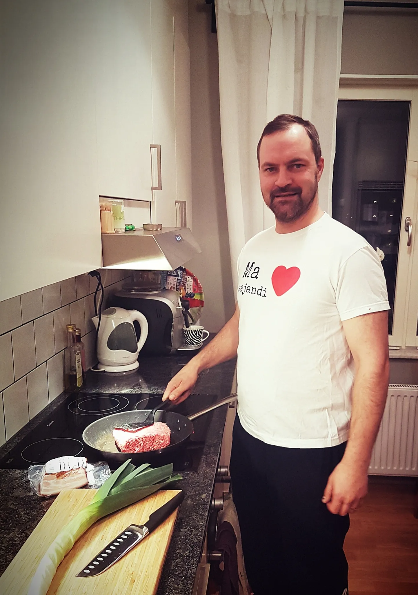 Hobikokk Juhan Nöps: «Kui toit on hea, siis sa seda kellegagi ei jaga ja võimalusel võtad juurde.»