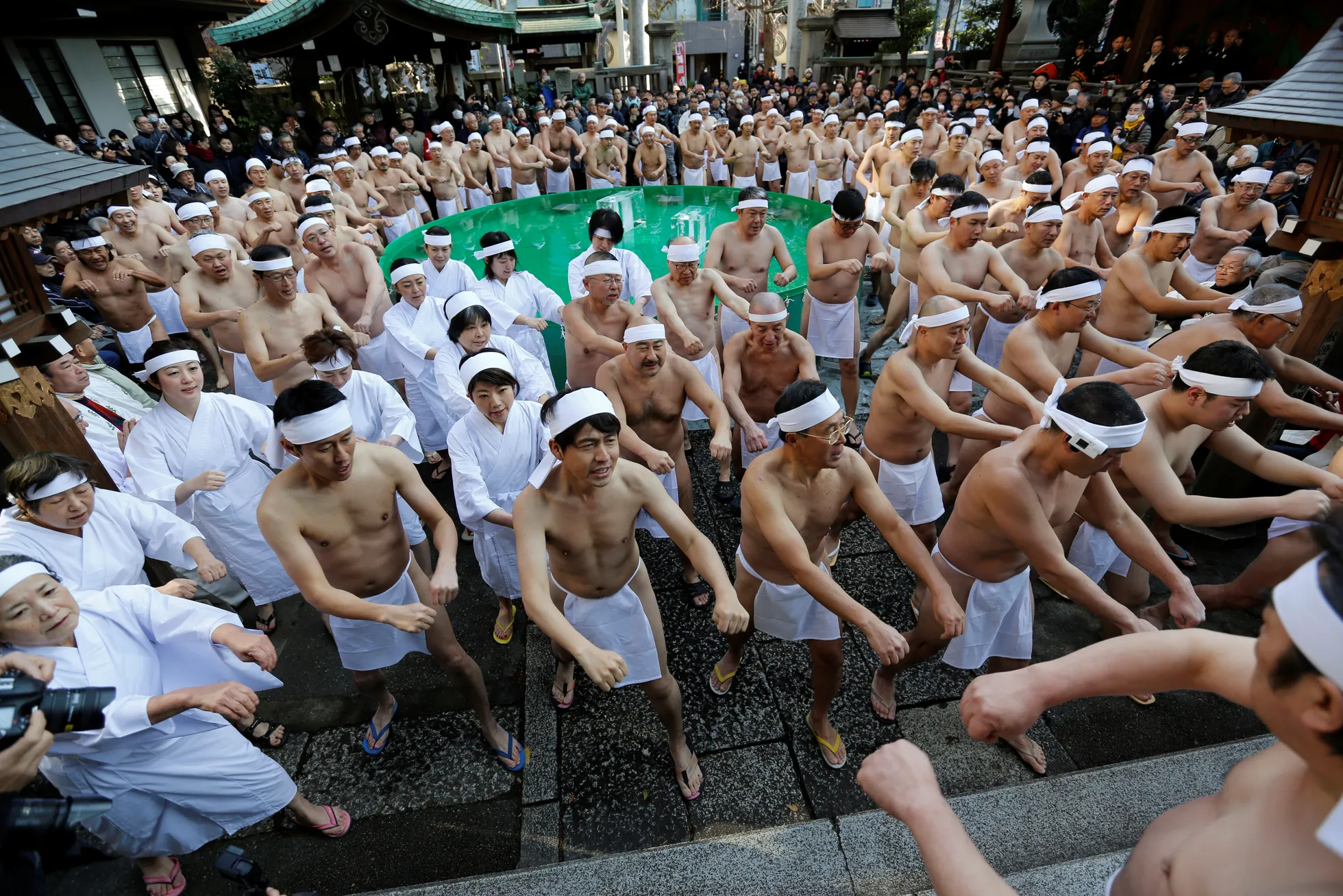Tokyos Teppozu Inari templis viidi täna läbi iga-aastane jäävannirituaal, mis peaks tagama eelolevaks aastaks tervise ja hea õnne.