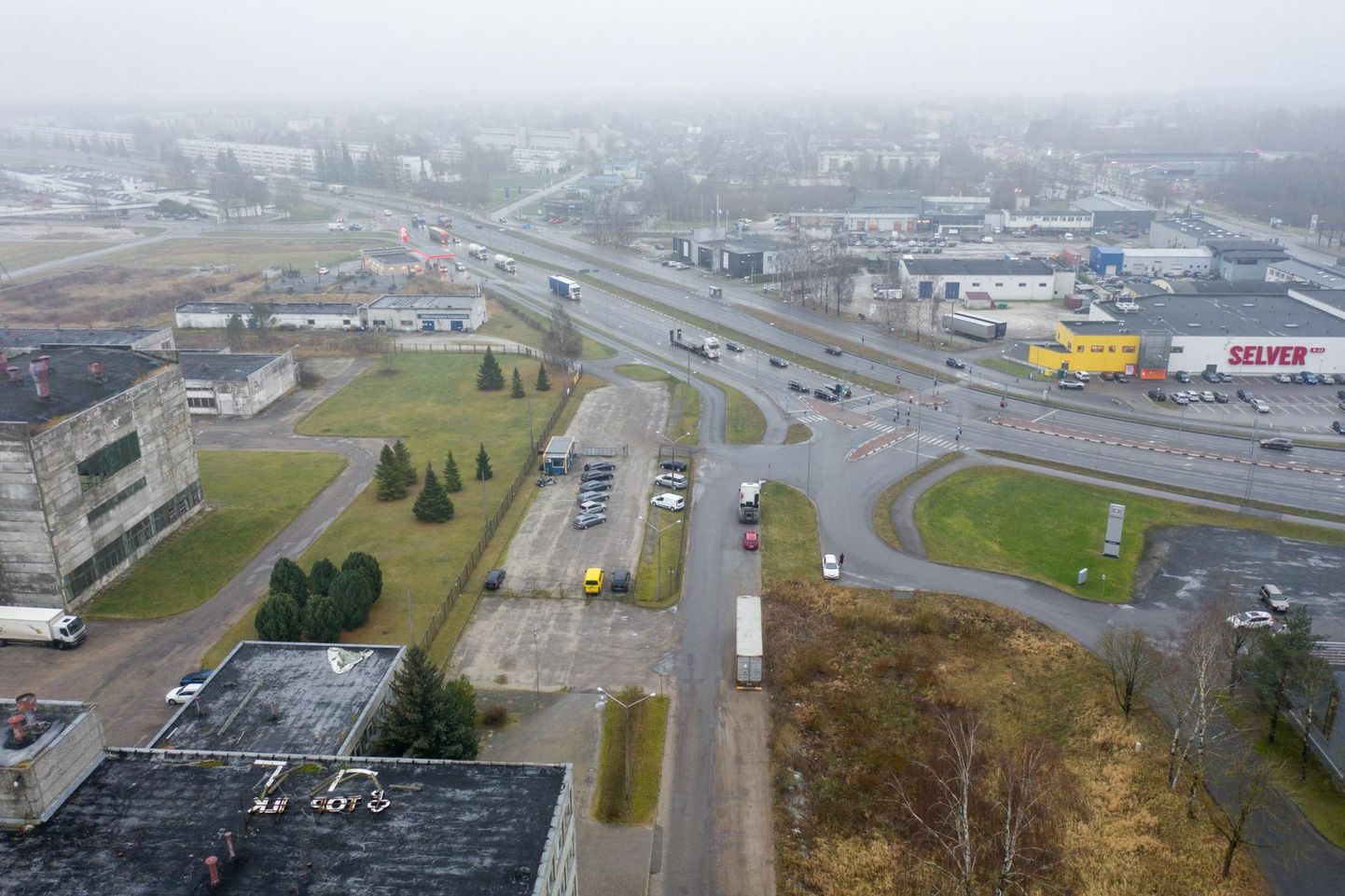 Pärnu linnas toodi kohtade seas, kus kiirust ületatakse, esile Ehitajate tee.
