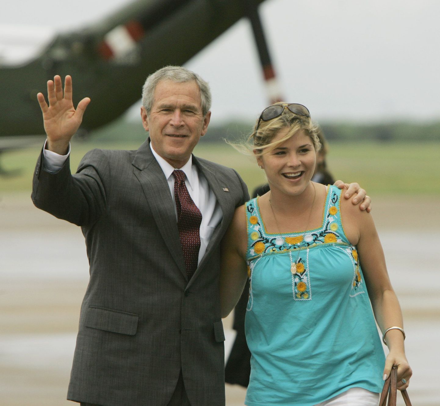 USA president George Bush koos tütre Jenna Bushiga
