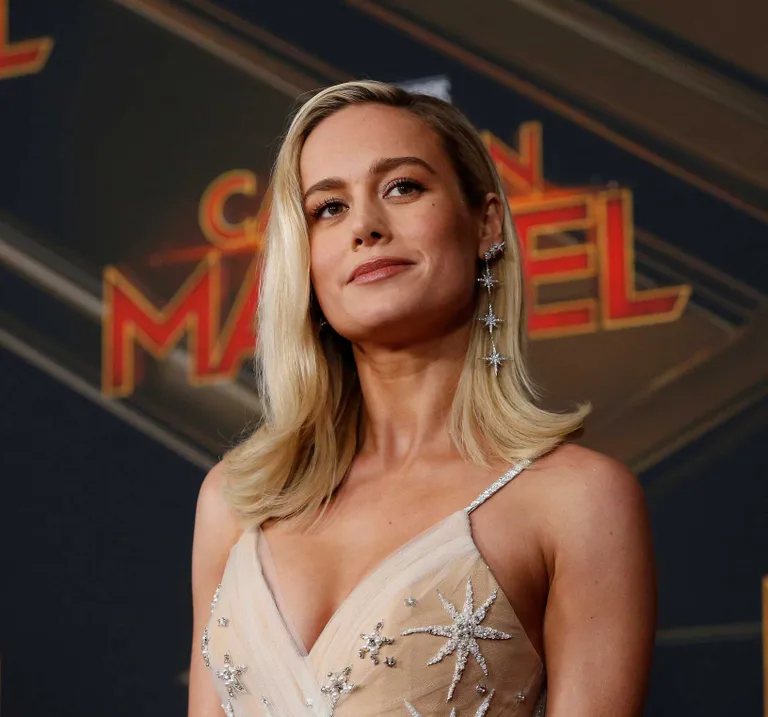 Brī Larsone filmas "Kapteine Mārvela" (Captain Marvel) pirmizrādē