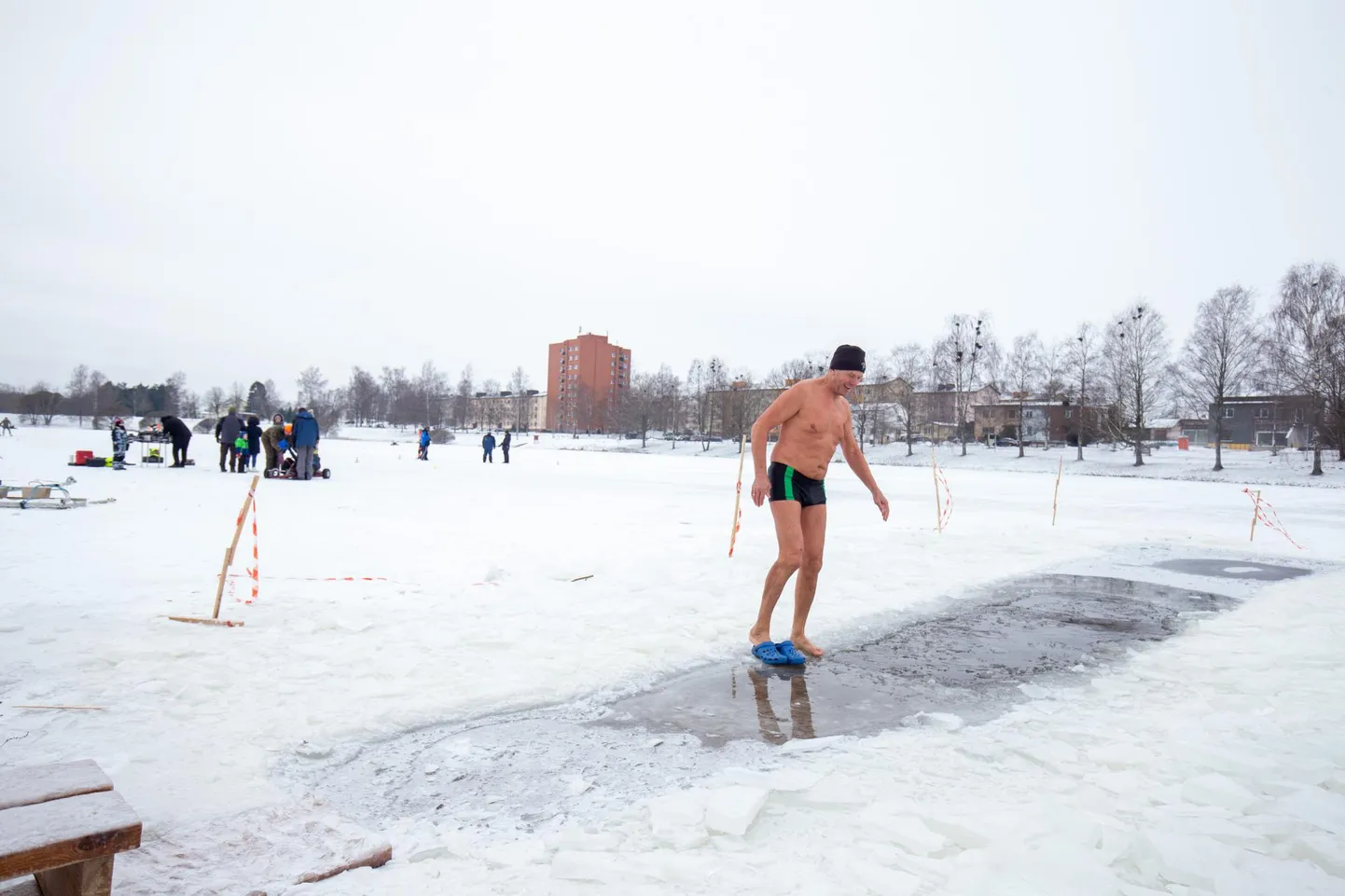 Kardisõitjad ja talisupleja Paala järvel