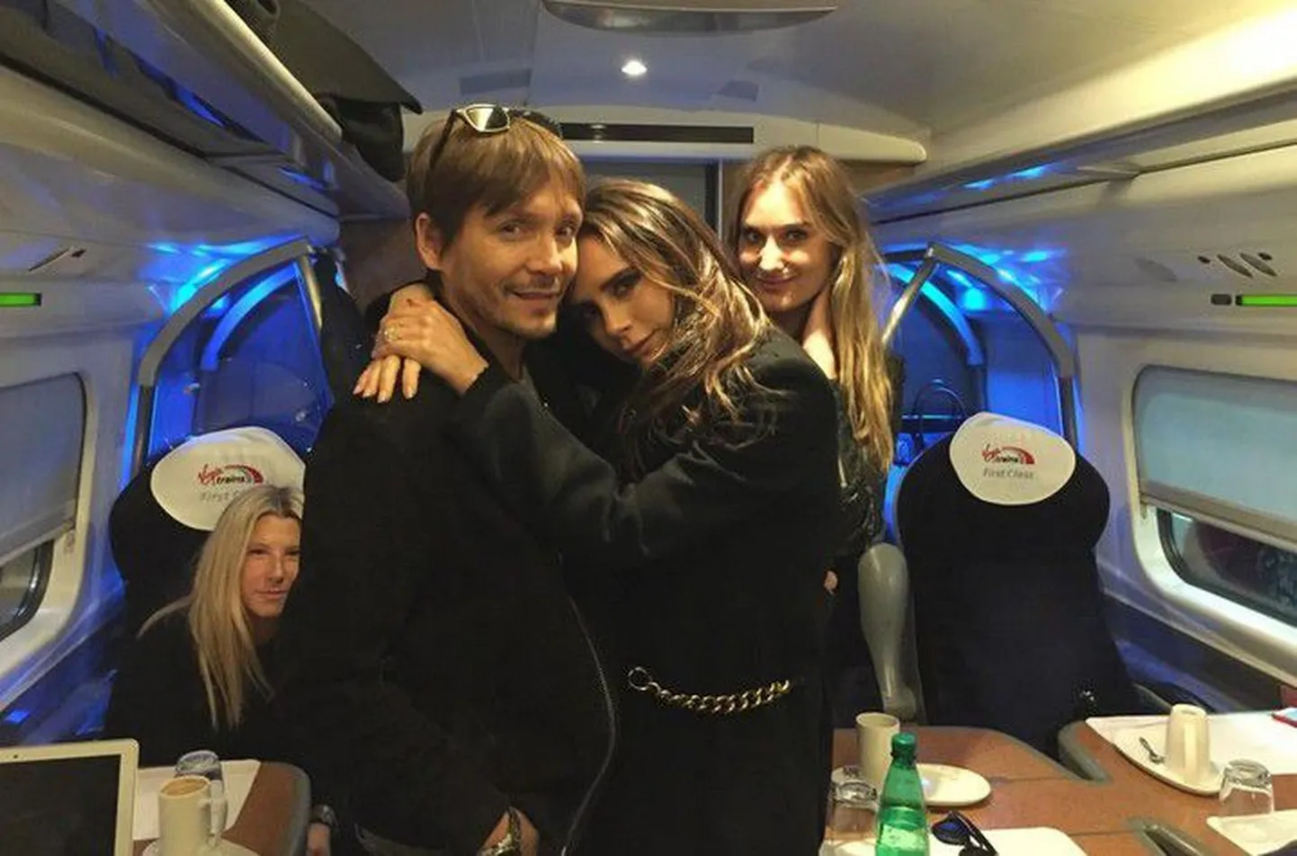 Victoria Beckham ja juuksur Ken Paves sõitsid rongiga