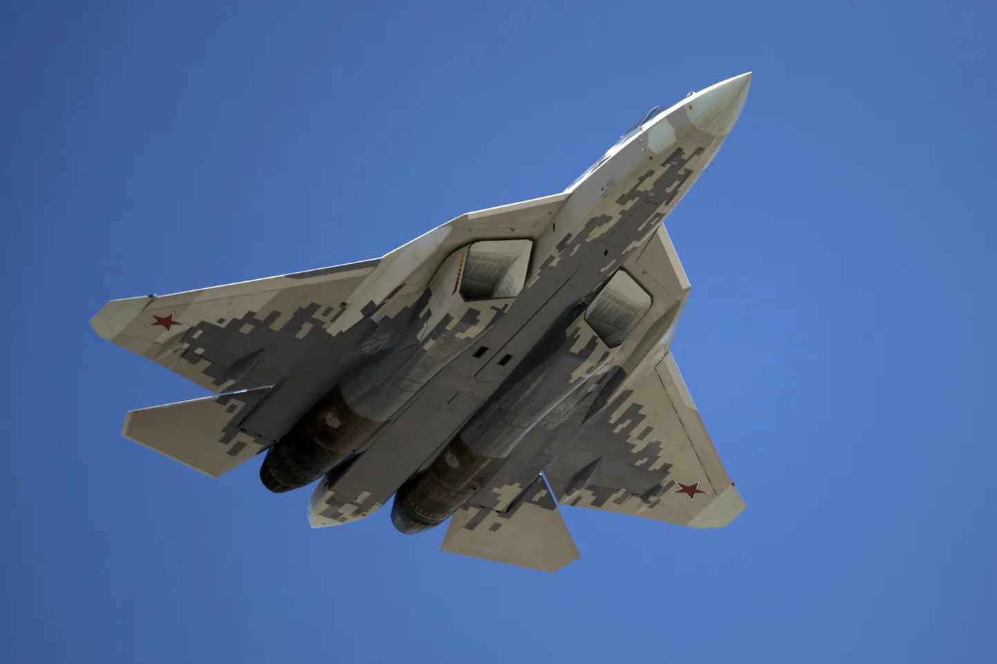 Vene viienda põlvkonna hävituslennuk Su-57.