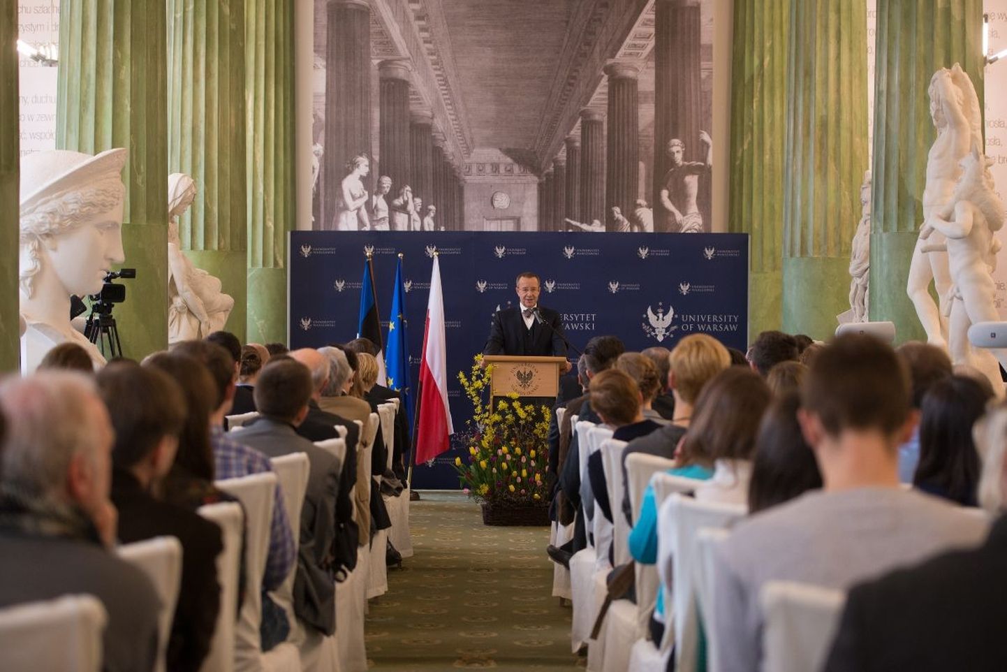 President Toomas Hendrik Ilves esines täna Varssavi Ülikoolis avaliku loenguga.