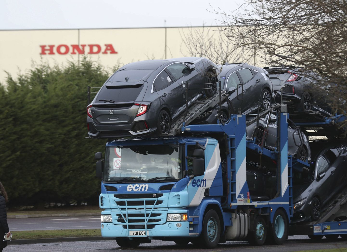Jauni automobiļi pamet Honda rūpnīcu Svindonā