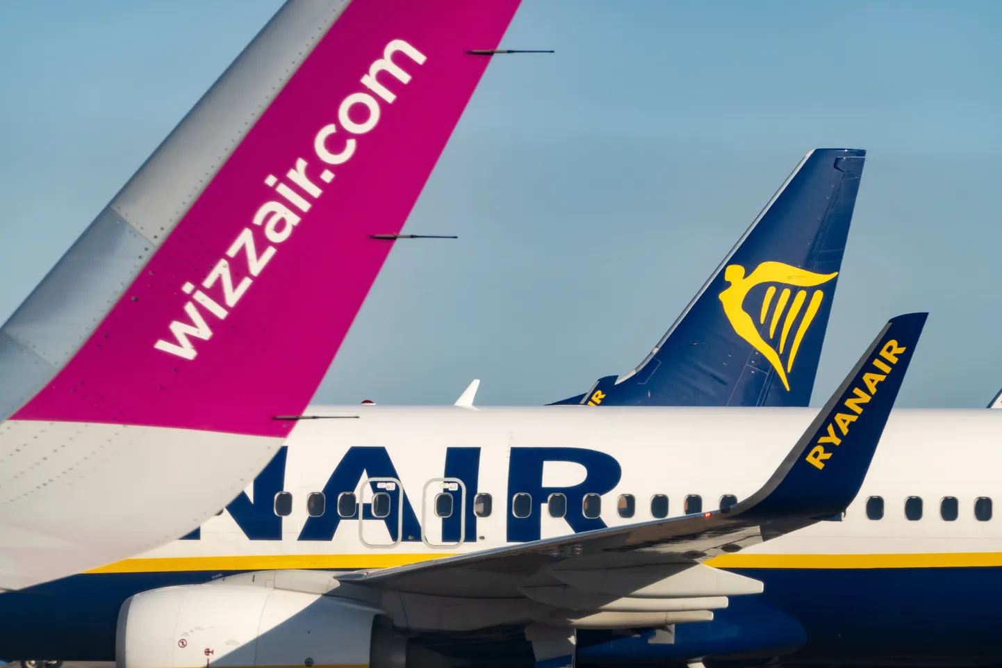 Самолеты авиакомпаний Wizz Air и Ryanair. Фото иллюстративное.