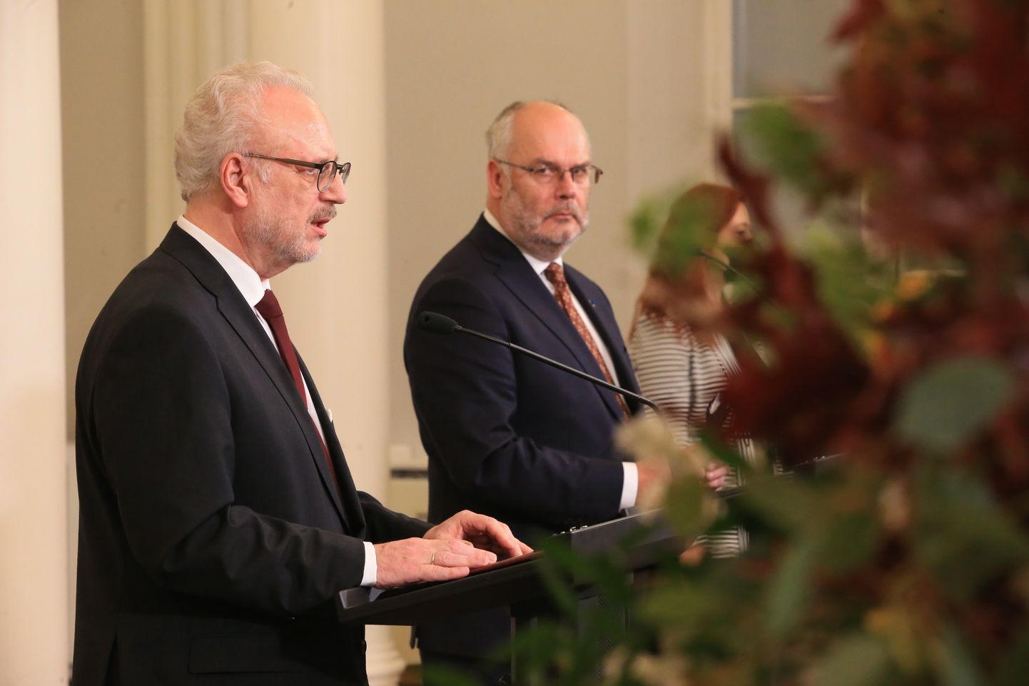 President Alar Karis külastas koos Läti presidendi Egils Levitsiga Tartu ülikooli. Riigipead andsid ülikooli aulas ka pressikonverentsi.