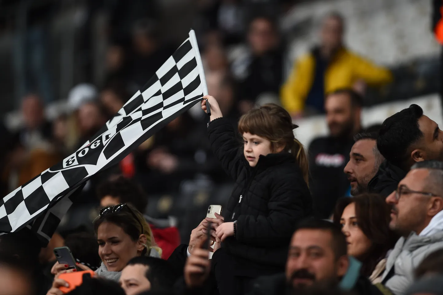 Seni on Beşiktaşi fännid saanud oma lemmikutele kaasa elada Vodafone Park Stadiumil. Tulevast hooajast sisaldab võistlusareeni nimi ilmselt Gazpromi.