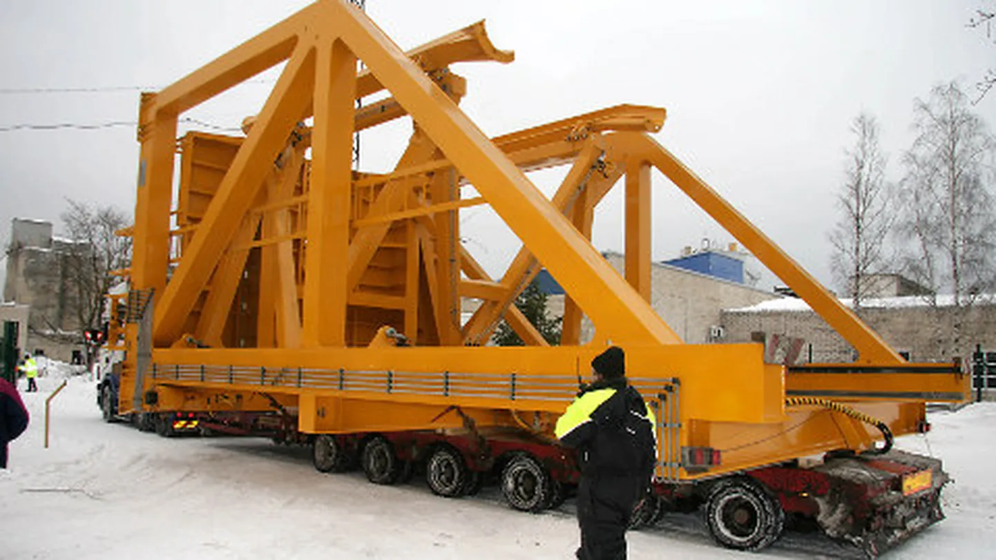 Esimest korda tehases valmistatud konstruktsiooni kaal on 55 tonni, pikkus 14, kõrgus 6 ja laius 7 meetrit.