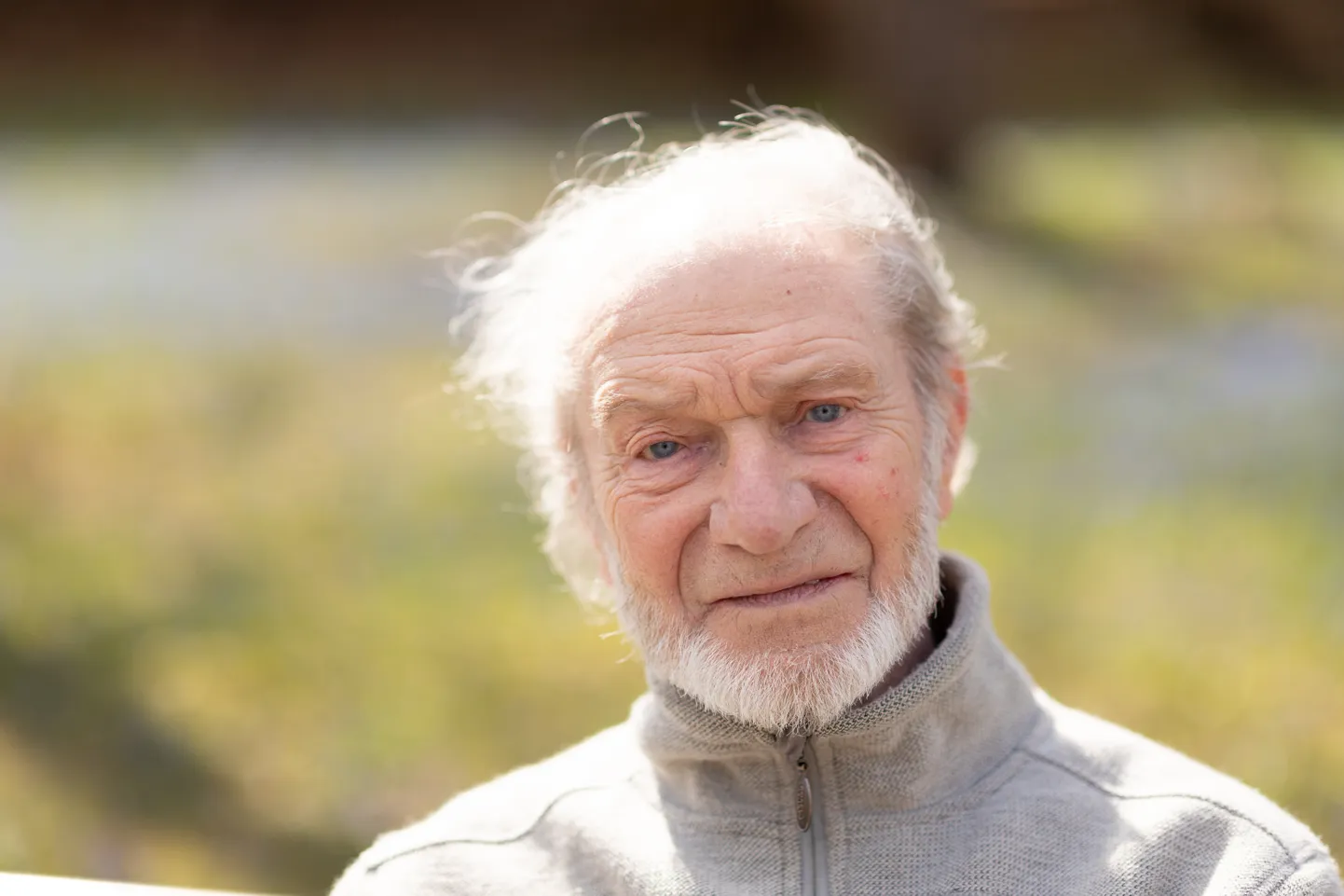 Volli Käro (81) ei hoia ilmaski siira kiituse ega viisakuse pealt kokku. Ja ta tõdeb tänulikult, et elu on viinud ta kokku suurepäraste inimestega.