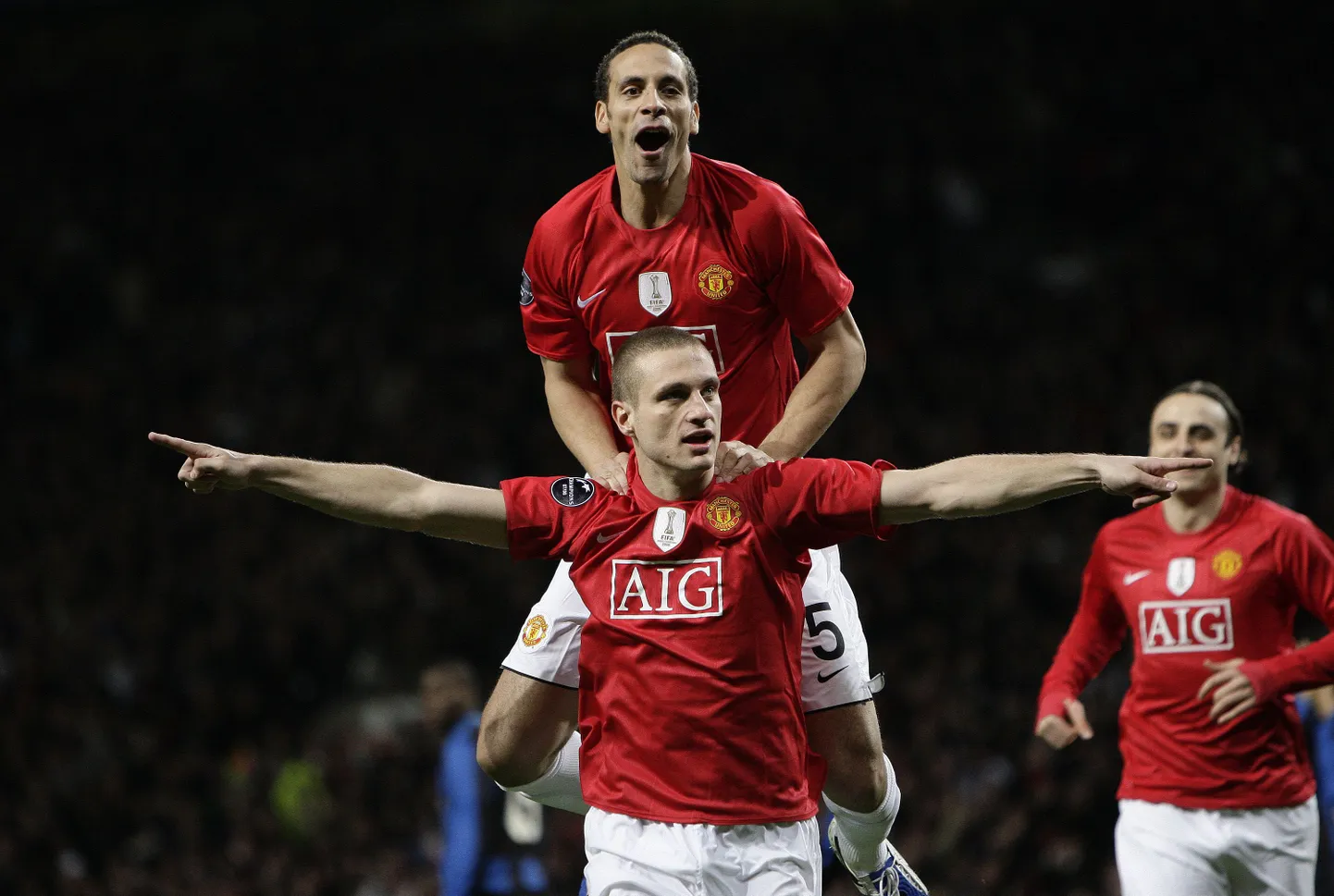 Nemanja Vidic (alumine) ja Rio Ferdinand.