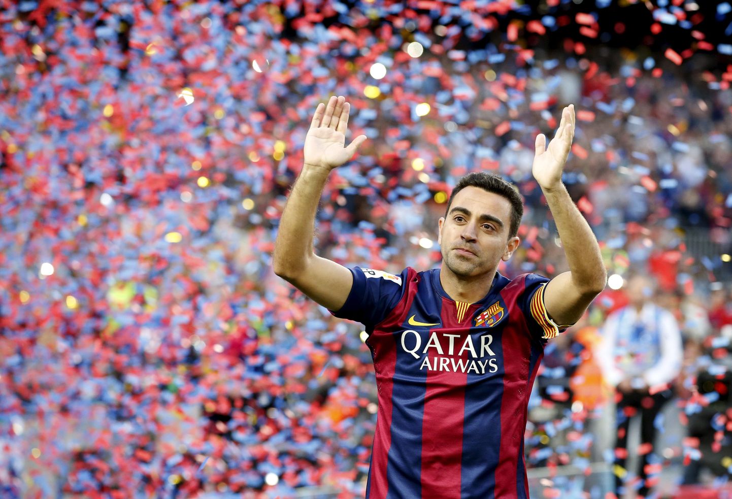 Xavi lehvitamas Barcelona publikule pärast oma karjääri viimast Hispaania liiga kohtumist.