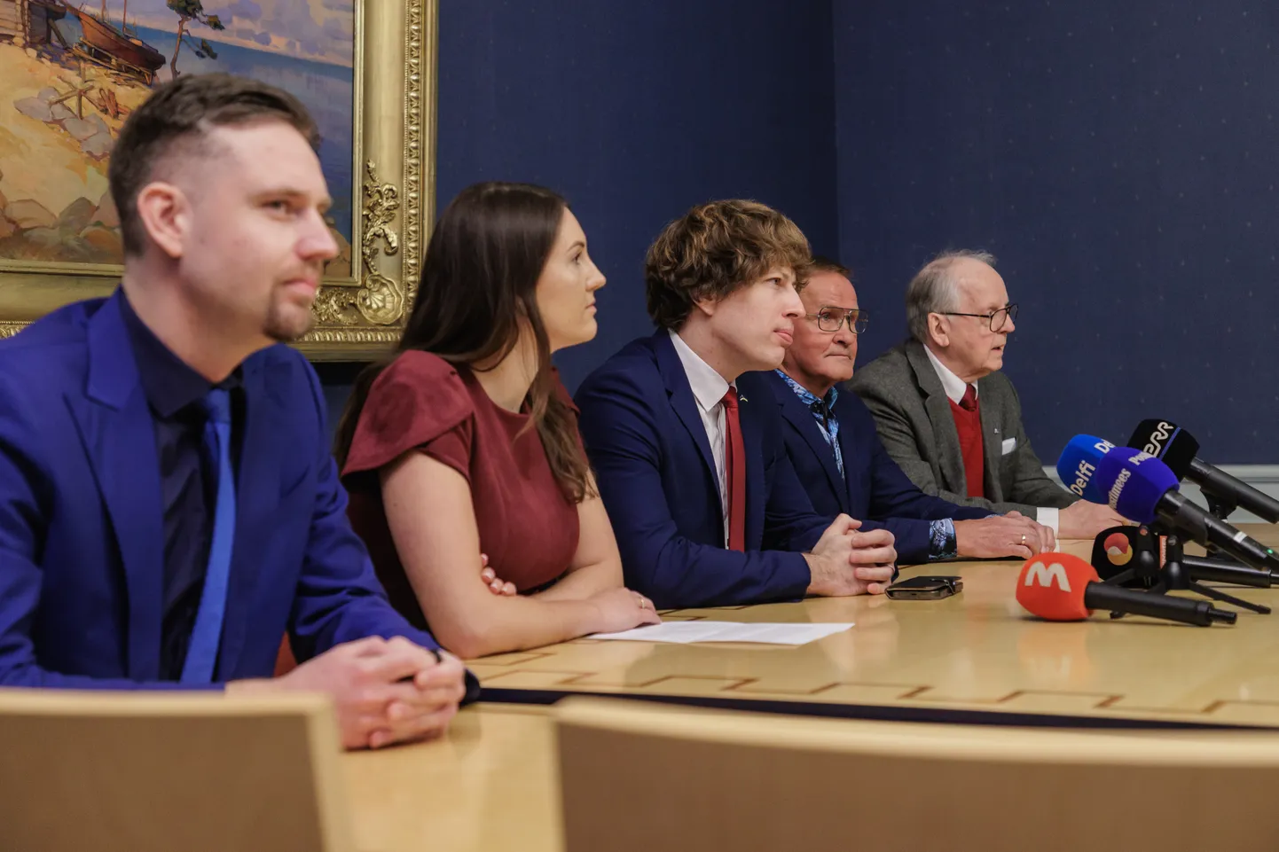 Riigikogu liikmed Andre Hanimägi, Ester Karuse, Tanel Kiik, Jaak Aab ja Enn Eesmaa teatasid reedel korraldatud pressikonverentsil oma lahkumisest Keskerakonnast.