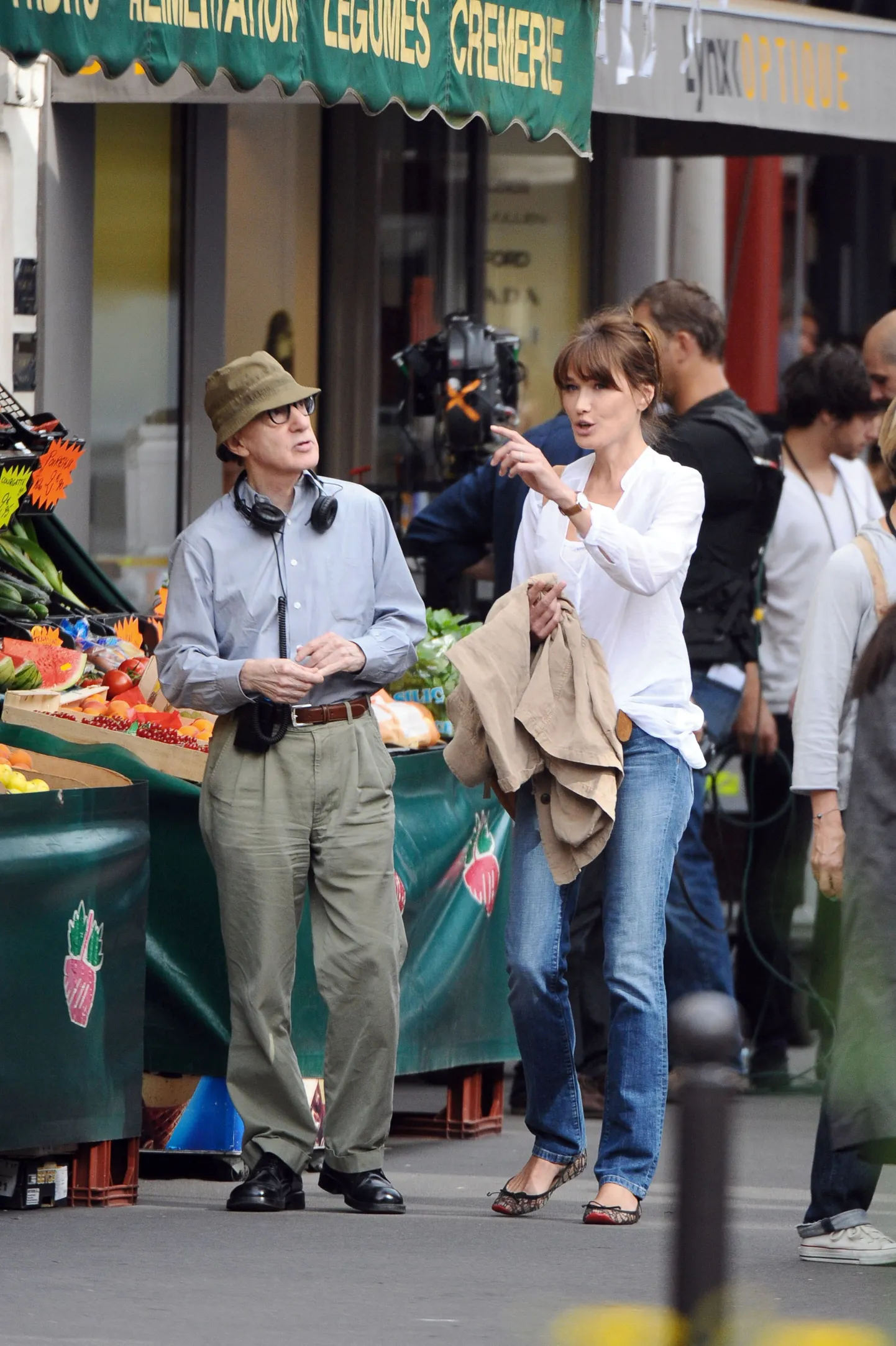 Woody Allen ja Prantsuse esileedi Carla Bruni-Sarkozy võtteplatsil