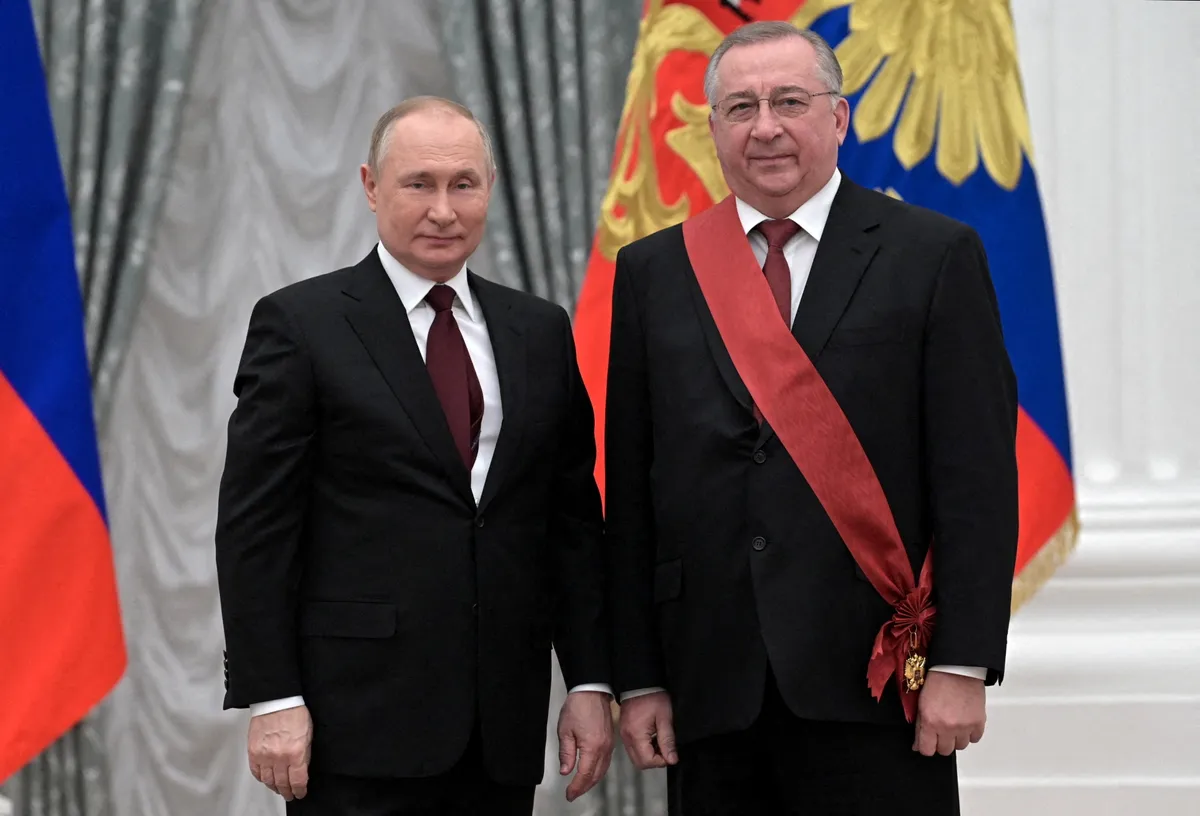 Nikolajs Tokarevs, Vladimira Putina tuvs līdzgaitnieks un Krievijas lielākās naftas un gāzes kompānijas “Transneft” vadītājs.
